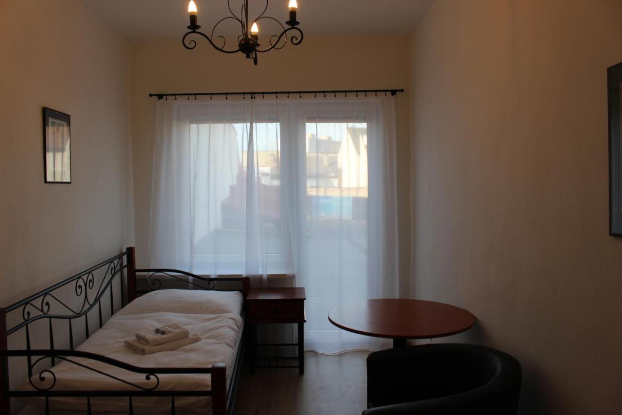 Hotel Cerny Kun Louny Buitenkant foto